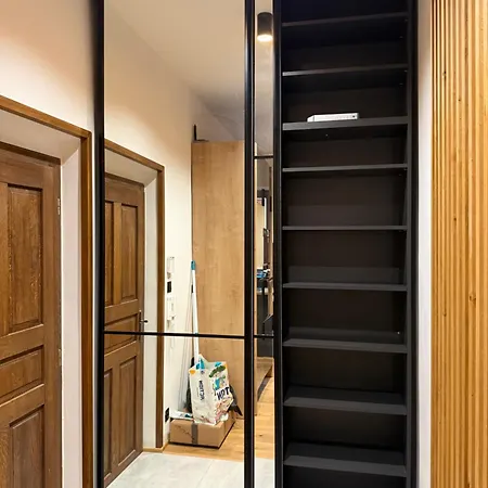 Studio Apartment ホームステイ
